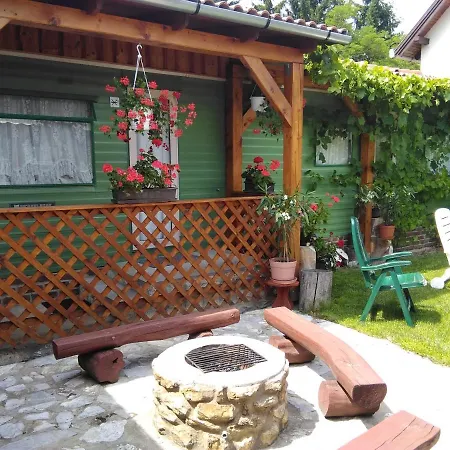 Relax Nyaraloudvar Feriehus